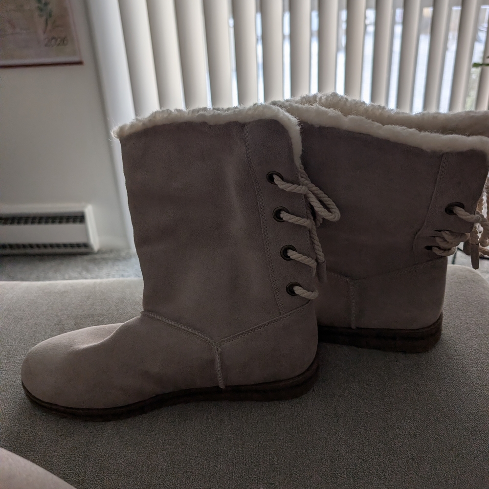 Muk Luks Women's Tan Winter Boots with Faux Fur Lining